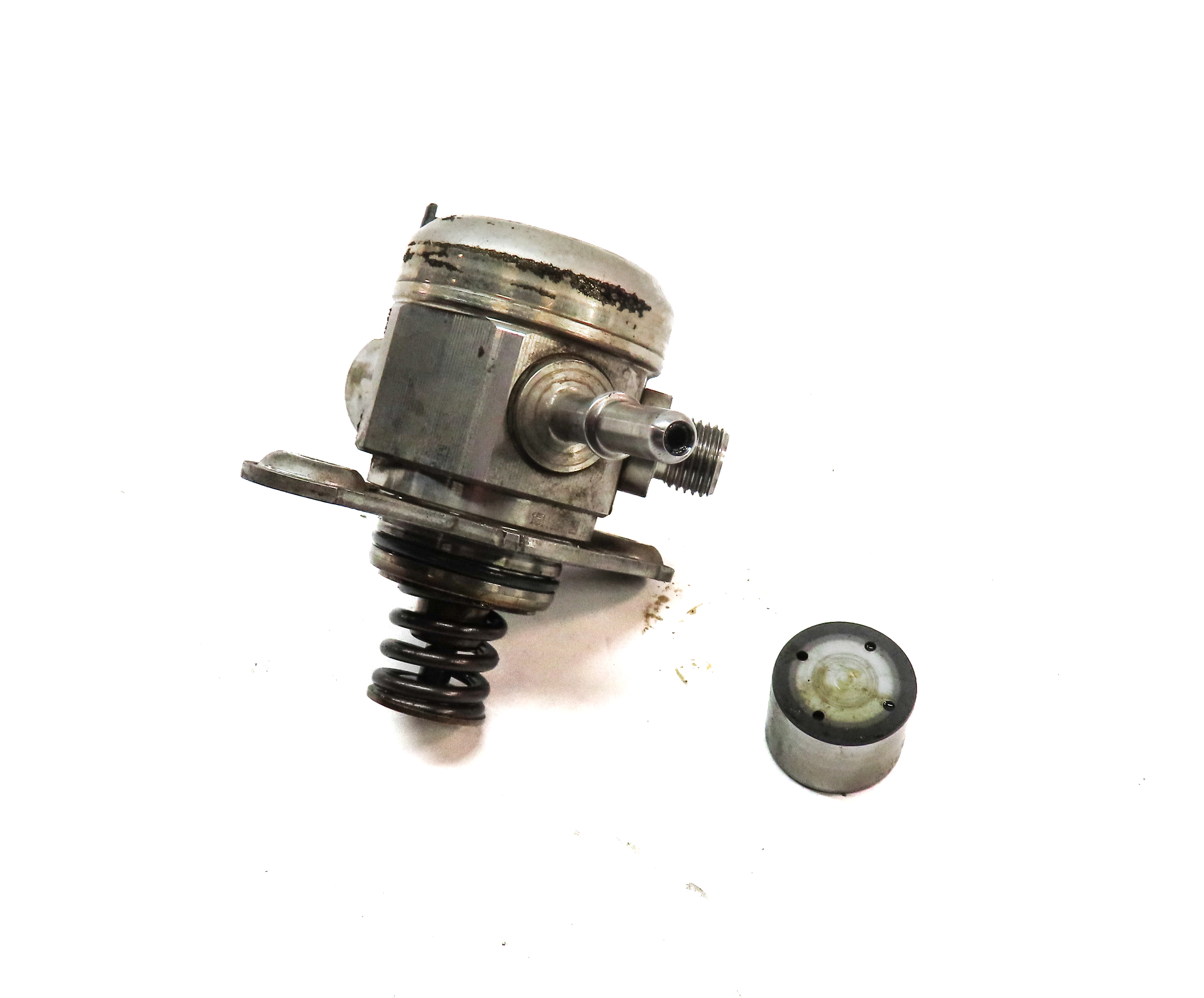 12-17 LR2 DISCOVERY SPORT RANGE ROVER EVOQUE (L538 L550) HIGH PRESSURE FUEL PUMP — exact item pictured